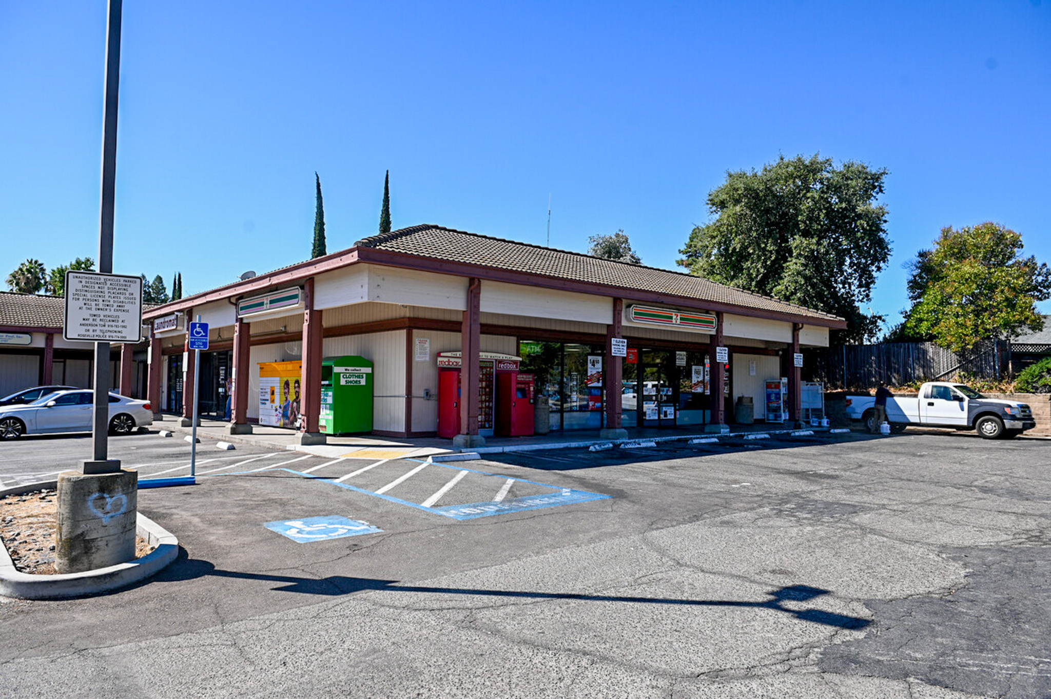 RoseDale Plaza
